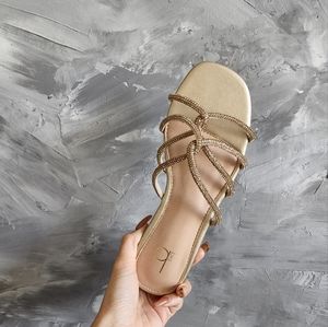 Bakers Sandal, Size 7.